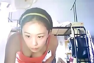 Waitress in Fur Webcam